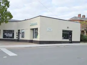 HR Personal Expresions building side view